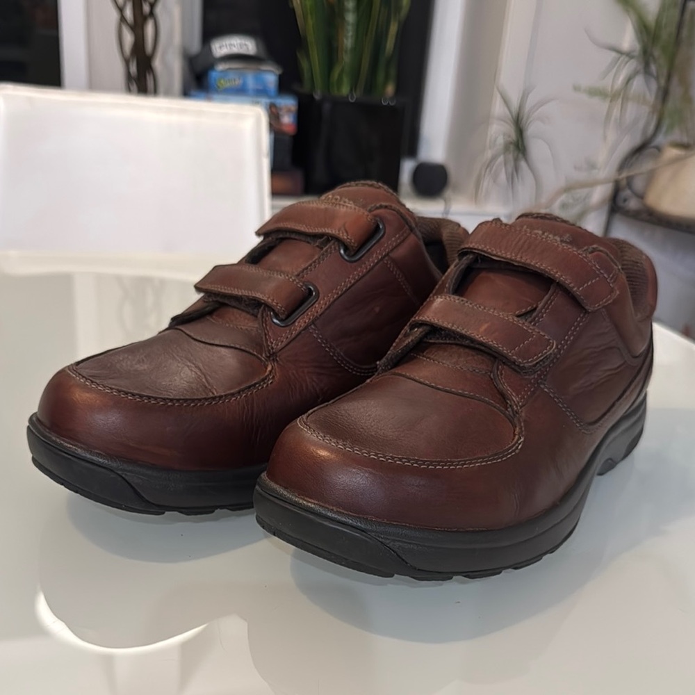 Dunham Winslow Men's Brown Leather Shoes - size 11 4E